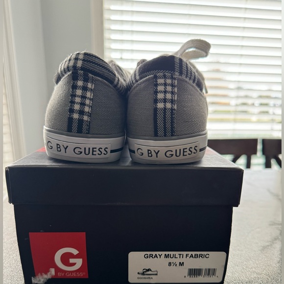 G by Guess Canvas Shoes Size 8.5 - Picture 2 of 4